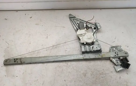 Mercedes-Benz Sprinter W901 W902 W903 W904 Front door window regulator motor A0068205542