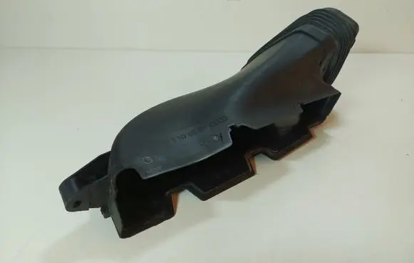 Audi A7 S7 4G Air intake duct part 4G0129624D