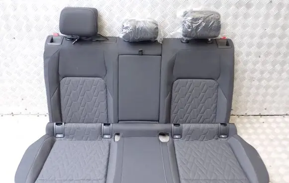 Volkswagen Golf VIII Rear seat 