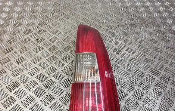 Volvo V70 Rear/tail lights 9154494