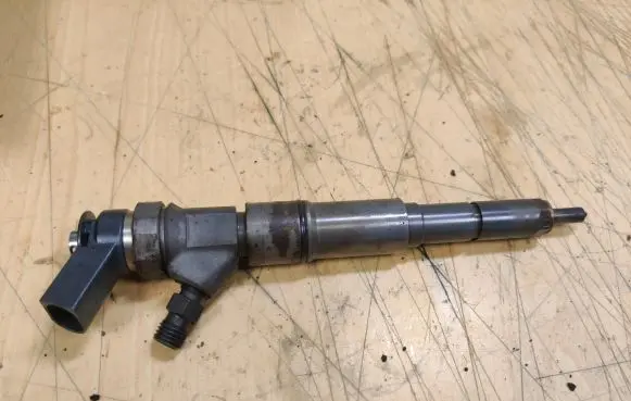 BMW X5 E53 Fuel injector 7789661 0445110131