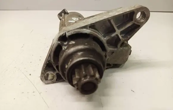 Volkswagen Polo IV 9N3 Starter motor 02T911023S