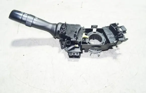 Toyota Avensis T270 Indicator stalk 0518017F423