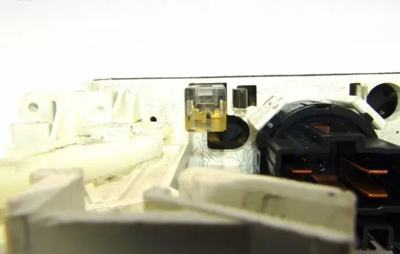 Mitsubishi Space Star Climate control unit MR315975