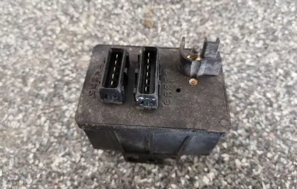 Jaguar S-Type Glow plug pre-heat relay 0281003018