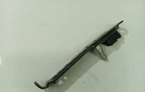 Toyota Corolla Verso AR10 Seat belt adjustment rail 