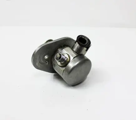 BMW X2 F39 Fuel injection high pressure pump 8631642