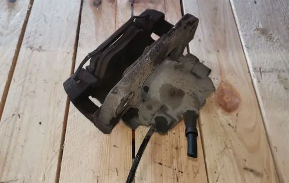 BMW X3 E83 Front brake caliper
