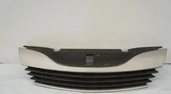 Renault Laguna II Front grill 8200012581
