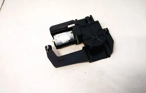 Mercedes-Benz S W220 Seat adjustment motor 2109700026