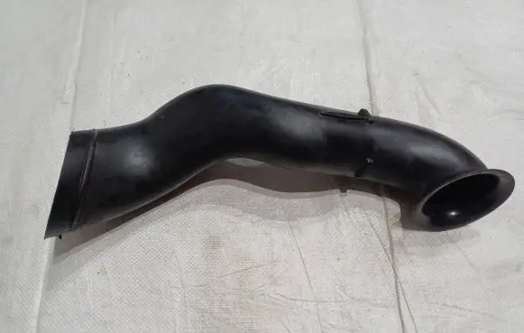 Porsche Cayenne (92A) Air intake hose/pipe 7P5129752B