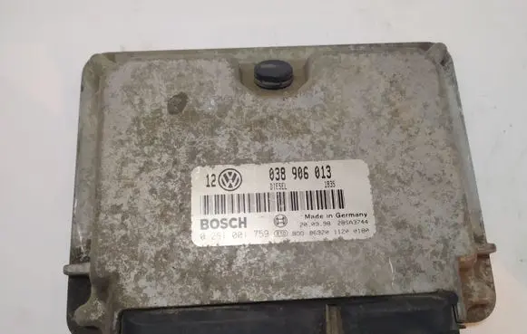 Volkswagen Golf IV Engine control unit/module 0281001759 038906013