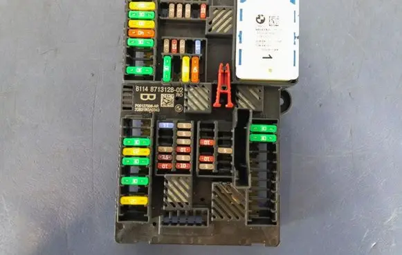 BMW 5 G30 G31 G38 Fuse box set 8713128