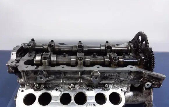 Jeep Grand Cherokee Engine head 90352085F