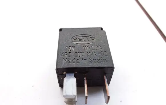 Volvo S80 Hazard warning light relay 4RD00781400 9441161