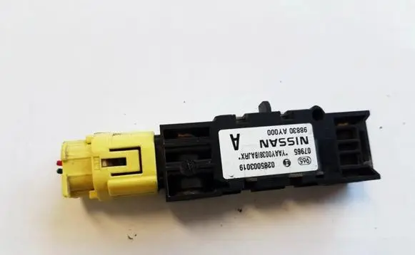 Nissan Primera Airbag deployment crash/impact sensor 0285003019 98830ay000