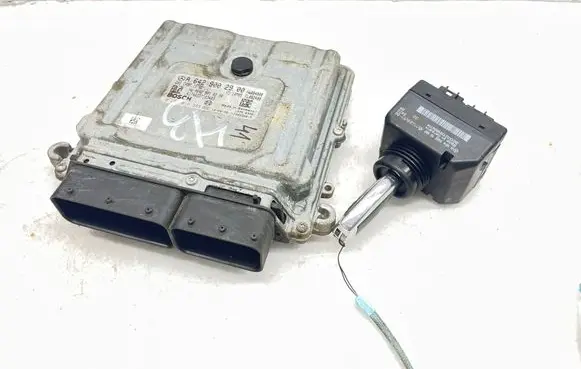 Mercedes-Benz ML W164 Engine ECU kit and lock set A6429002900 A6429010200 0281016383