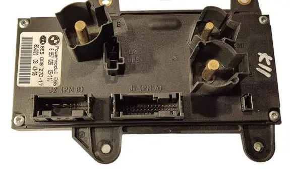 BMW 7 E65 E66 Power management control unit 6957026 8ES00827017