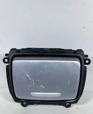BMW 5 F10 F11 Ashtray (front) 9206348 82031002 04032014129S