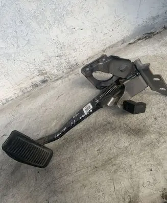 Hyundai Santa Fe Brake pedal