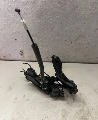 Jaguar XF X250 Rear door lock 961999103 8X2324994AD 020108