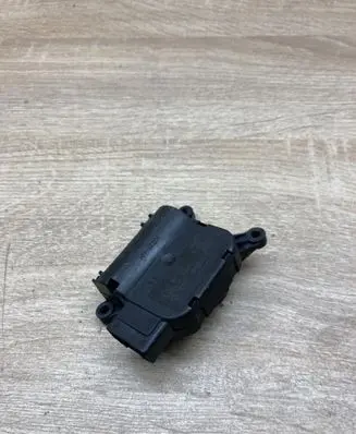 Audi A4 S4 B6 8E 8H Air flap motor/actuator 8E1820511A 0132801300