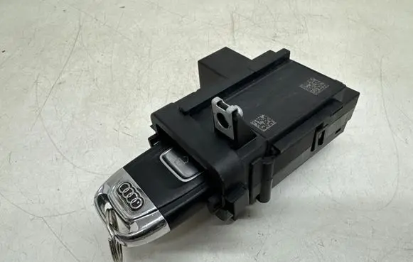 Audi A4 S4 B8 8K Ignition lock 8K0909131