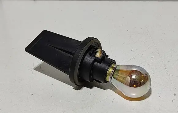 BMW 5 E60 E61 Headlight/headlamp bulb 15620100
