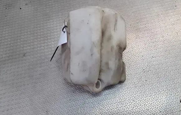 Renault Megane II Windshield washer fluid reservoir/tank 8200104705