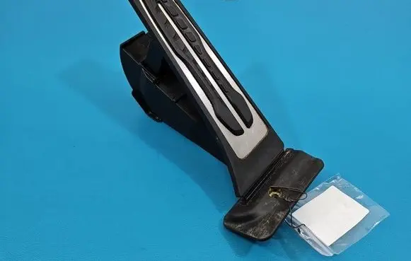BMW iX1 Accelerator throttle pedal 6889825 IMPRK1573736