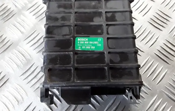 Volkswagen Golf II Engine control unit/module 0280800104105 811906264