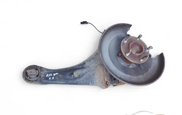Rear wheel hub spindle/knuckle