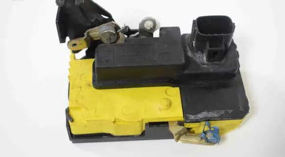 Volvo XC90 Coupe door lock (next to the handle) 30699747