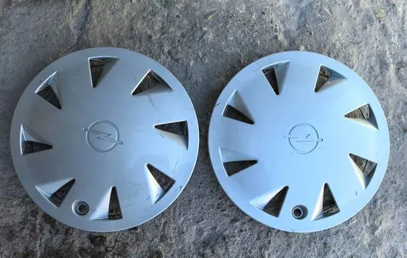 Opel Kadett E R14 wheel hub/cap/trim 90306993