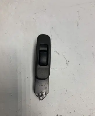 Mitsubishi Pajero Sport I Electric window control switch MR194820 C8DD162M