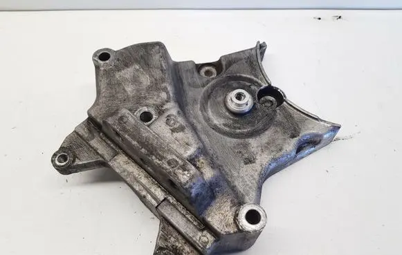 Engine mounting bracket