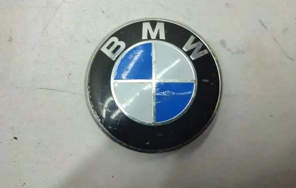 BMW 1 F20 F21 Manufacturer badge logo/emblem 8132375