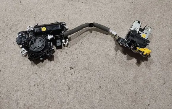 Tailgate/trunk/boot lift motor