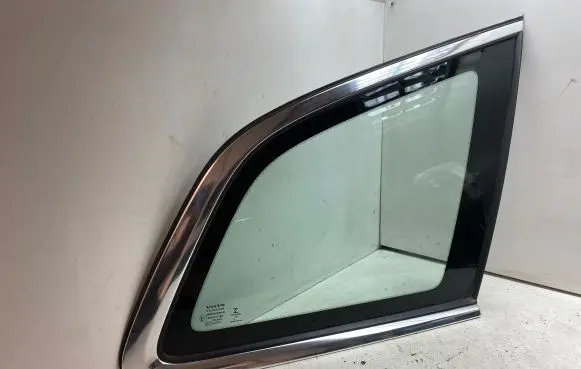 Volvo XC60 Rear side window