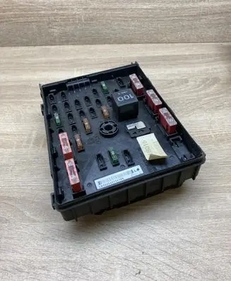 Volkswagen PASSAT B6 Fuse module 3C0937125 63592777