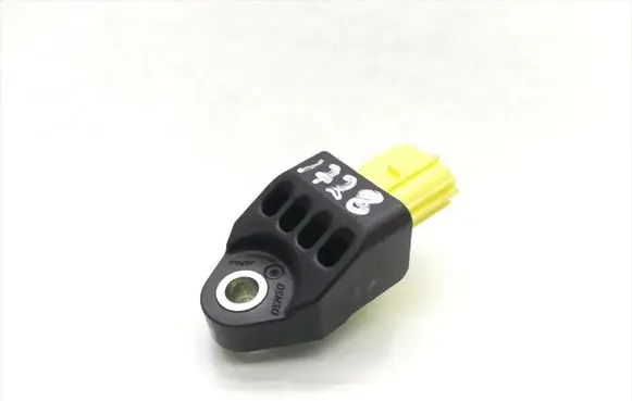 Lexus CT 200H Airbag deployment crash/impact sensor 89831-12020