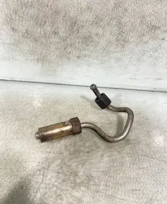 Nissan X-Trail T30 Fuel injector supply line/pipe 