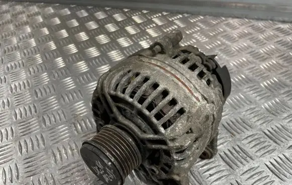 Nissan NV200 Generator/alternator 0124525140