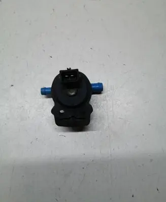 Mercedes-Benz C W204 Turbo solenoid valve A0004705493