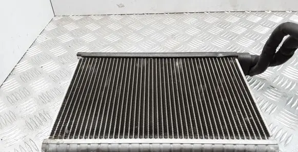 BMW 1 E81 E87 Air conditioning (A/C) radiator (interior) 