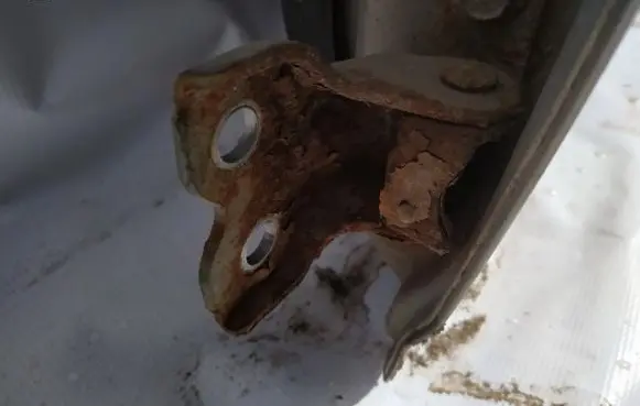 Toyota Corolla Verso E121 Front door upper hinge