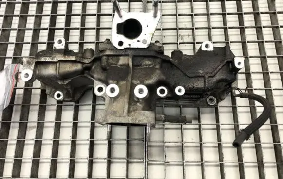 Toyota Avensis T270 Intake manifold