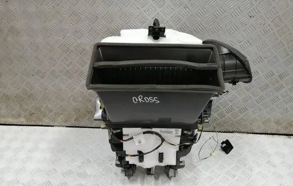 Opel Crossland X Heater blower radiator YP00000280 003641612 N0120055