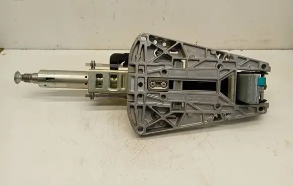 Mercedes-Benz C W204 Steering wheel axle PP204460219 0822600885 08226008852