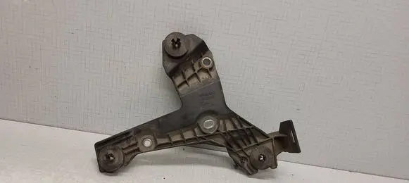 Volvo V70 Air filter cleaner box bracket assembly 30636575